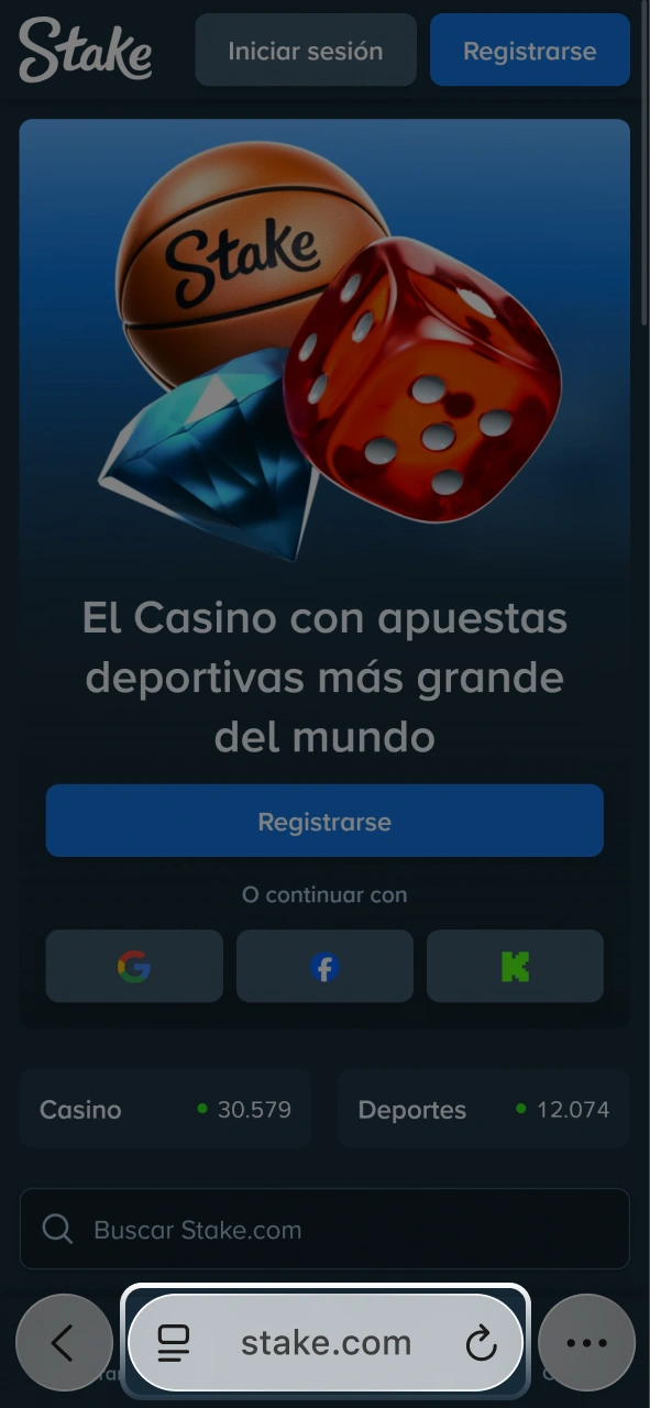Ingresá a la plataforma oficial de Stake utilizando el navegador Safari en iOS.